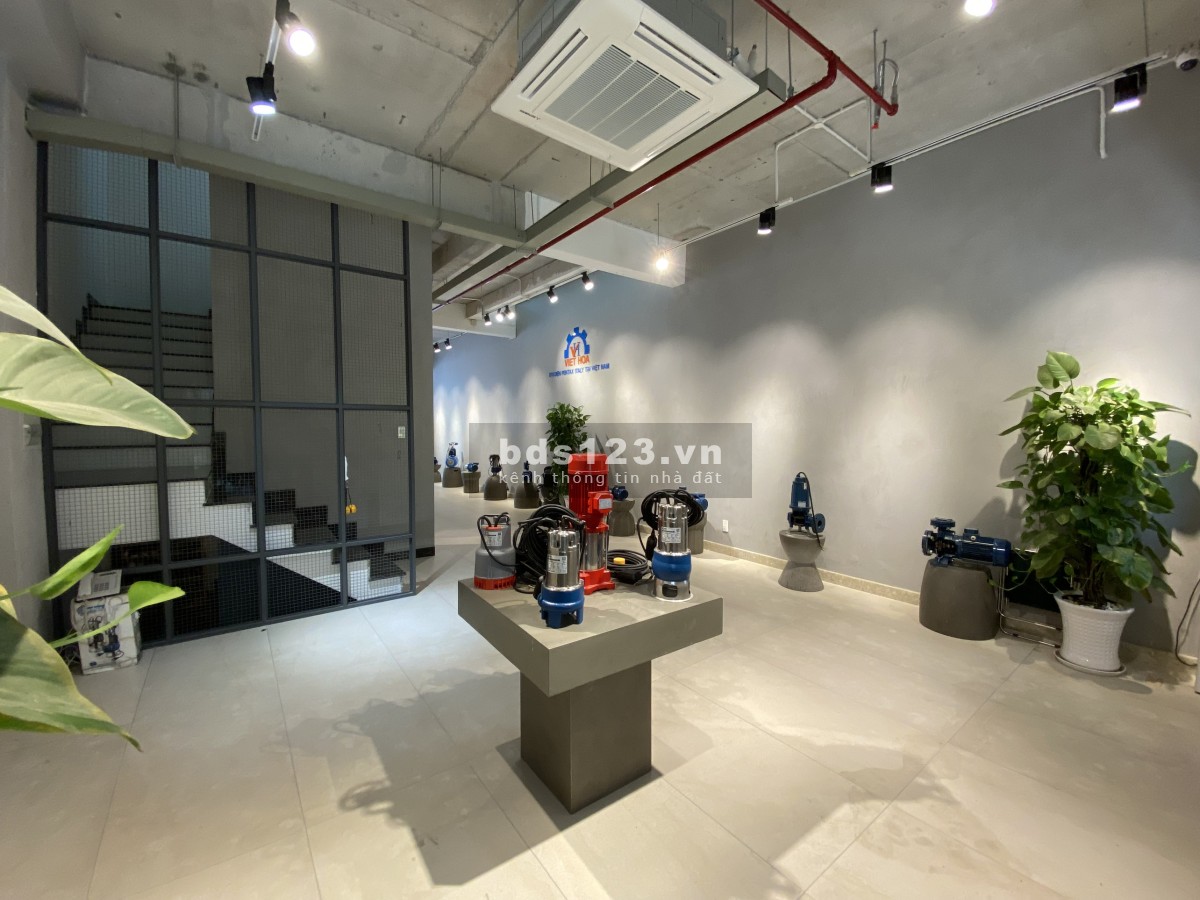 Cho thuê shophouse SARI TOWN giá 5000$ net, vỉa hè rộng, khu an ninh