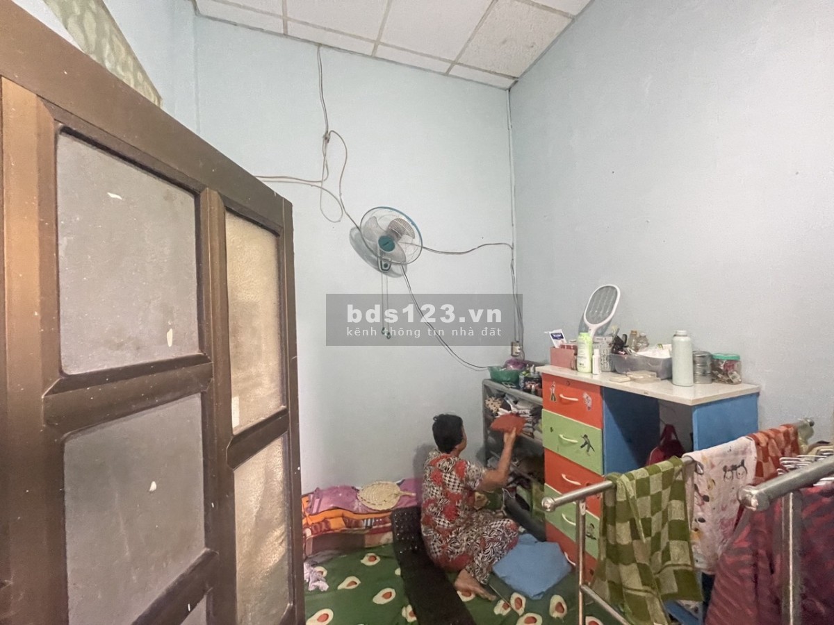 Nhà HXH sát mặt tiền Bình Trị Đông, Bình Tân, ô tô ngủ trong nhà DT 40m² x 2 tầng, giá 3,1 tỷ