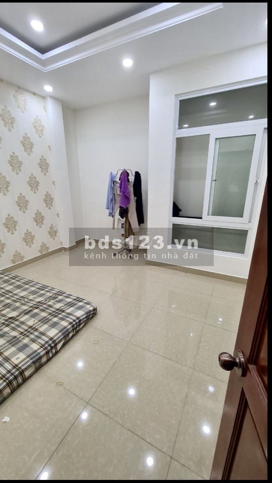 Cho thuê nhà 2 lầu 4pn 3wc hẻm xe tải Đường số 11 Thủ Đức