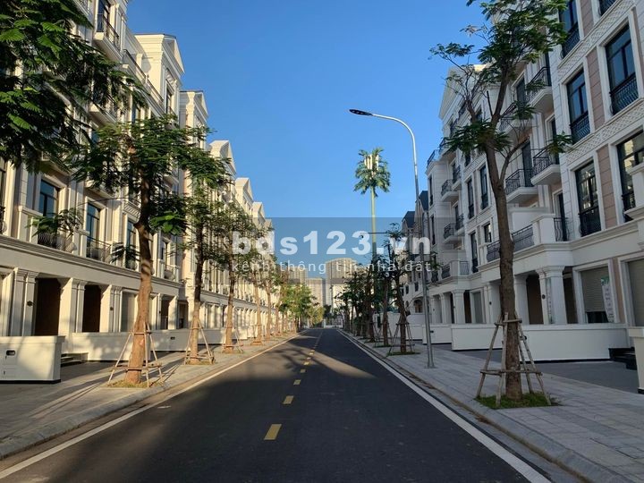 Chủ nhà gửi bán 20 căn nhà phố và biệt thự giá tốt nhất thị trường lh: 0908696347 Mr Cường