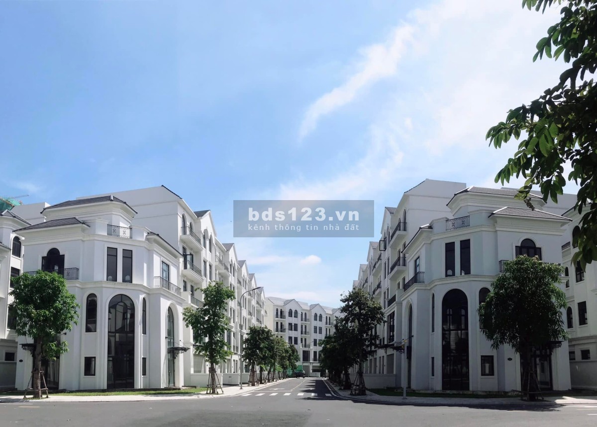 Chủ nhà gửi bán 20 căn nhà phố và biệt thự giá tốt nhất thị trường lh: 0908696347 Mr Cường