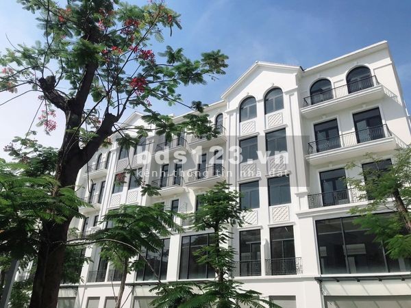 Chủ nhà gửi bán 20 căn nhà phố và biệt thự giá tốt nhất thị trường lh: 0908696347 Mr Cường