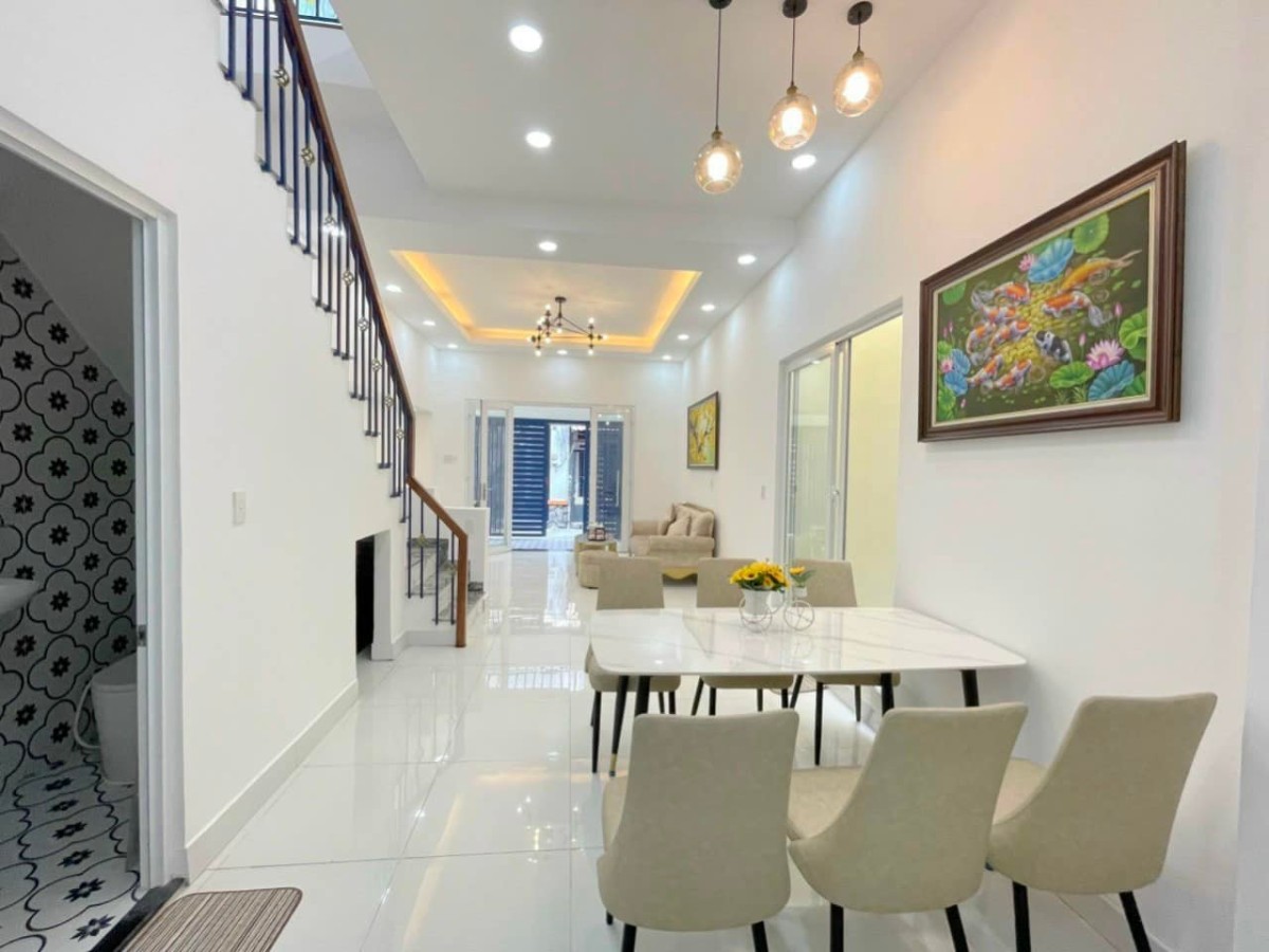 Bán nhà Lâm Văn Bền, dt 105m2 giá chỉ 6.5 tỷ, đang cho thuê dài hạn, nhà cũ tiện xây mới