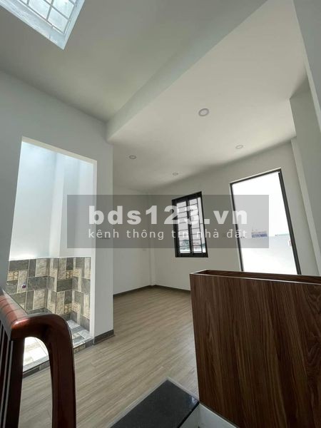 Bán 3 căn liền kề dt 42m2 4 tầng mặt tiền 4m giá bán 4,3 tỷ