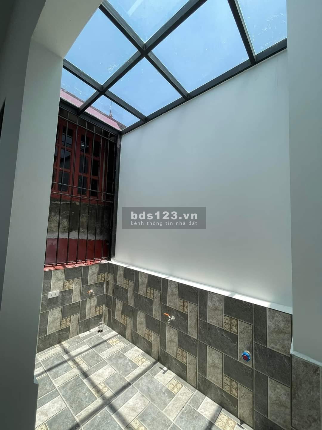 Bán 3 căn liền kề dt 42m2 4 tầng mặt tiền 4m giá bán 4,3 tỷ