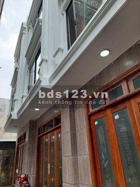 Bán 3 căn liền kề dt 42m2 4 tầng mặt tiền 4m giá bán 4,3 tỷ