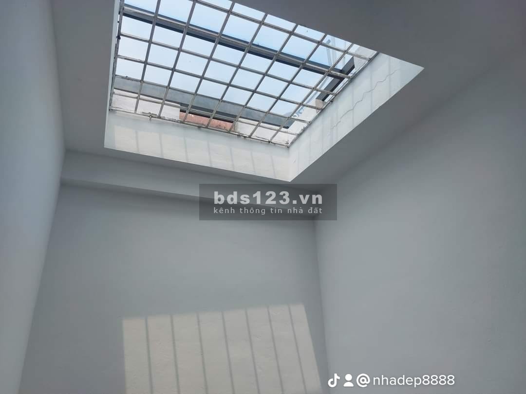 Bán nhà Nguyễn Văn Linh, vào ở ngay, tiện ích đầy đủ, giá tốt đầu tư