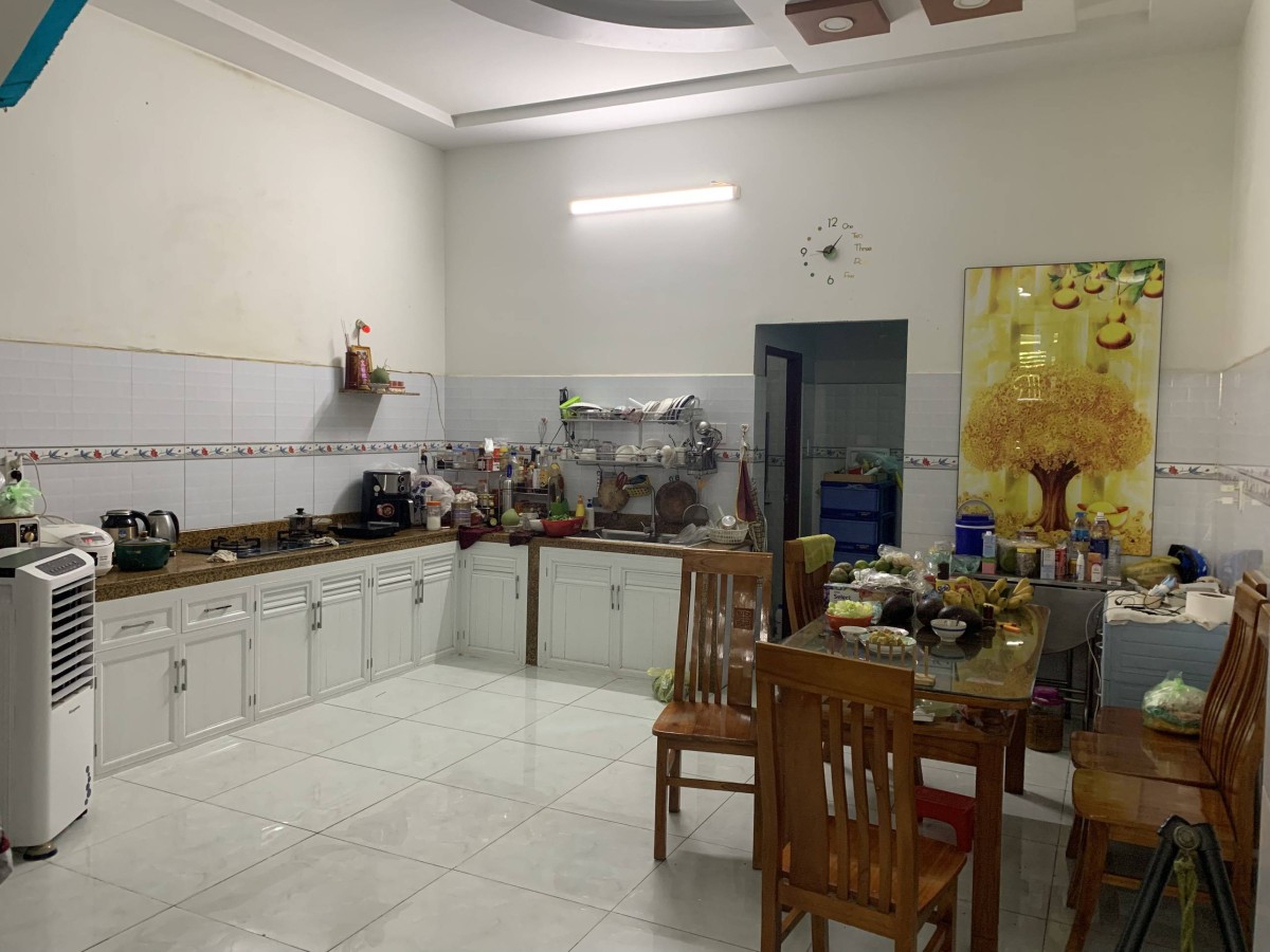 Nhà 4 tầng mặt tiền đường Phạm Thế Hiển Quận 8, dt 100m2 giá 7.9 tỷ