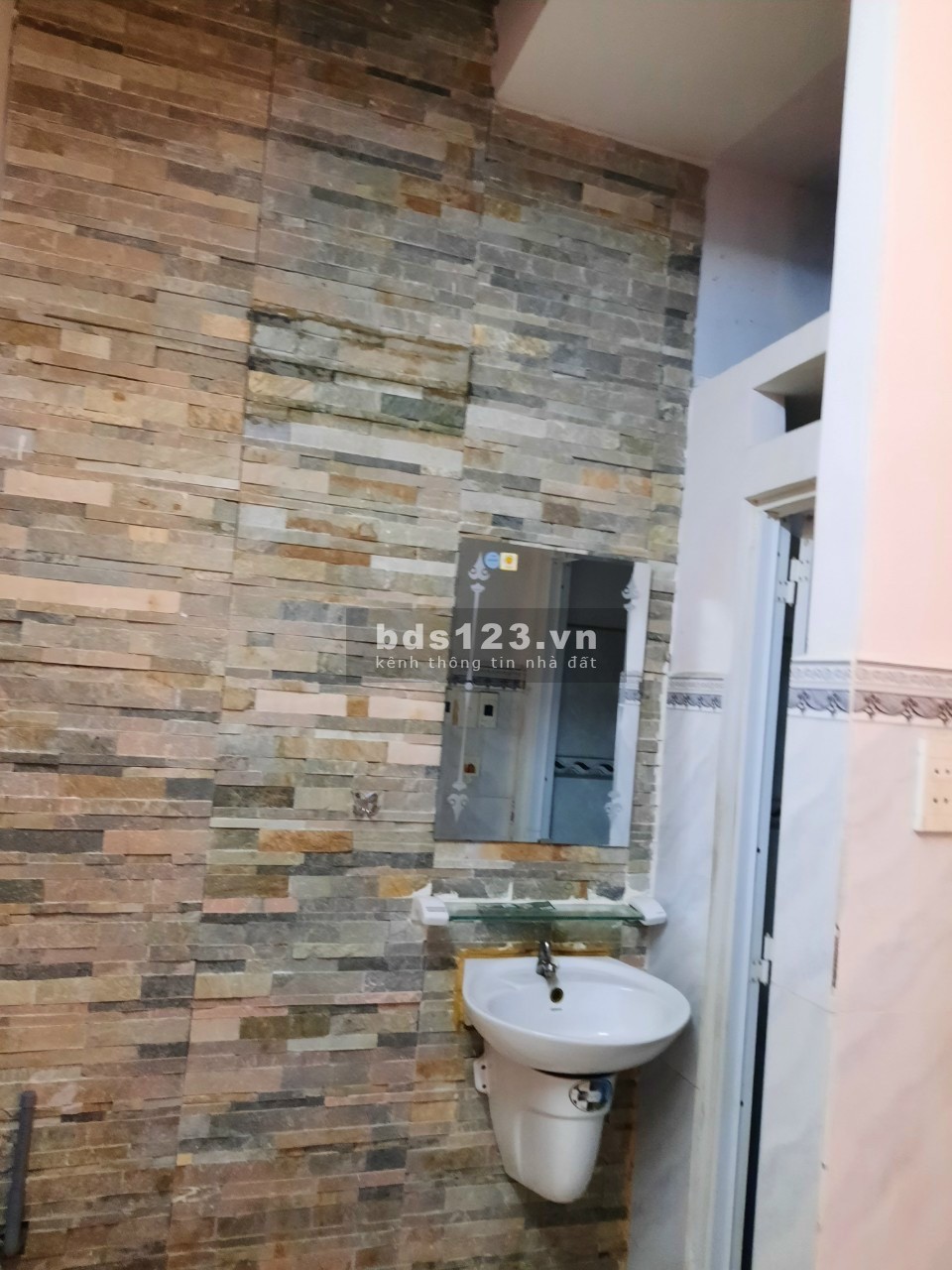 Bán nhà hẻm xe hơi vào thoải mái chạy vi vu khu dân trí cao, hạ tầng hoàn thiện