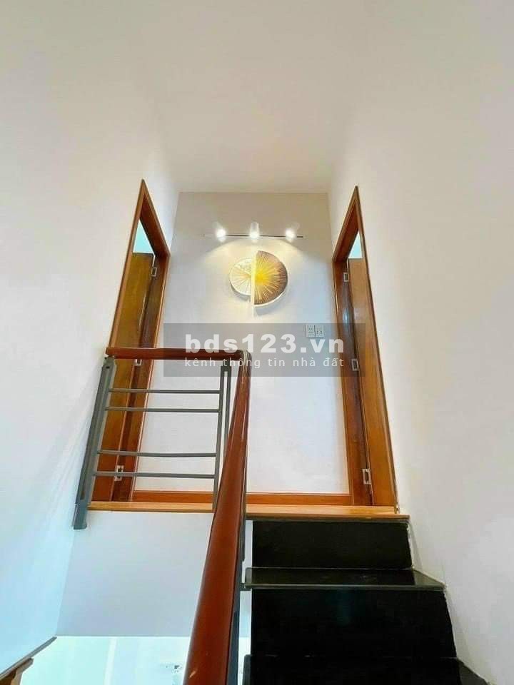 Bán nhà, Văn Cao, Phú Thọ Hòa, Quận Tân Phú, 32m2, chỉ 3 tỷ 800.