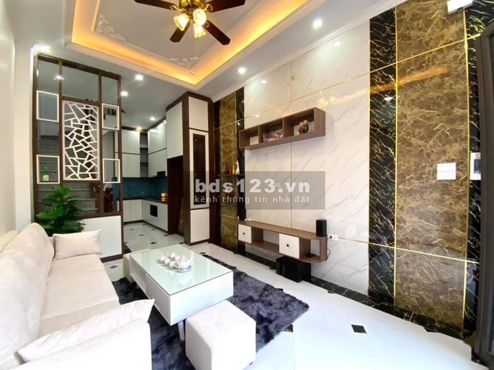 Bán nhà Ngô Gia Tự, 4T, diên tích sử dụng 120m2, kinh doanh, giá 12.5 tỷ