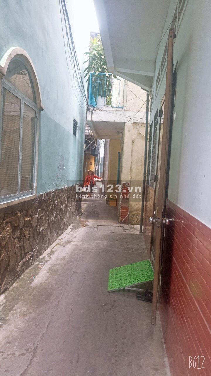 Bán nhà Quận 5 đường thông thoáng hẻm xe ba gác vào đến nhà