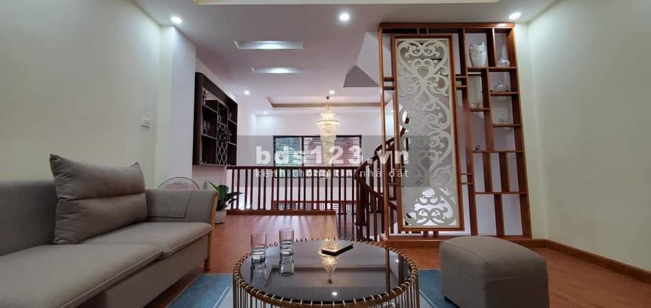 Bán gấp nhà phố Lương Khánh Thiện Hoàng Mai, Hà Nội, tiện ích đầy đủ