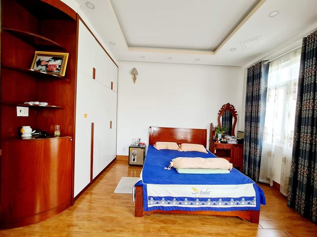 Ngang khủng, Đường Số 1, Gò Vấp, ngan 5,5m, 5 Tầng, giá 7.x tỷ thương lượng