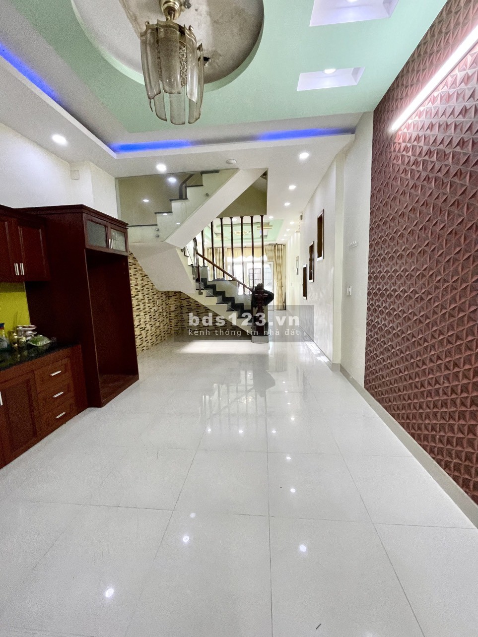 Bán gấp nhà đương Tân Hòa Đông,Bình Tân.4,2x19 2 lầu ST,Đường 10m
