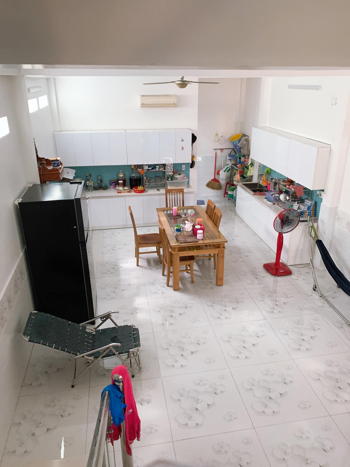 Bán nhà Kiều Đàm, dt 100m2 4 tầng khu an ninh, hàng xóm nổi tiếng