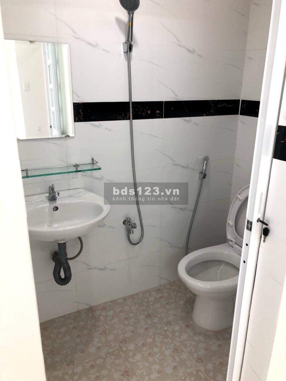 Nhà Xô Viết Nghệ Tỉnh hẻm xe hơi đua, mặt tiền hẻm 5m nở hậu giá chỉ 3 tỷ 5