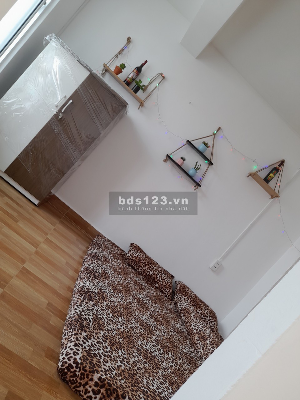 Cho thuê PenHouse 55m2 đủ nội thất địa chỉ 571/31 đường CMT8 phuờng 15 Q10
