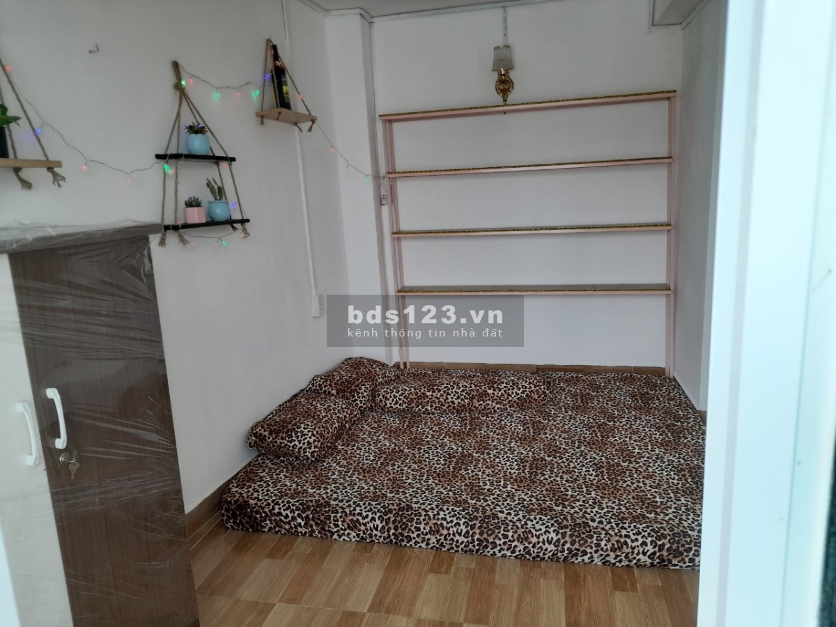 Cho thuê PenHouse 55m2 đủ nội thất địa chỉ 571/31 đường CMT8 phuờng 15 Q10