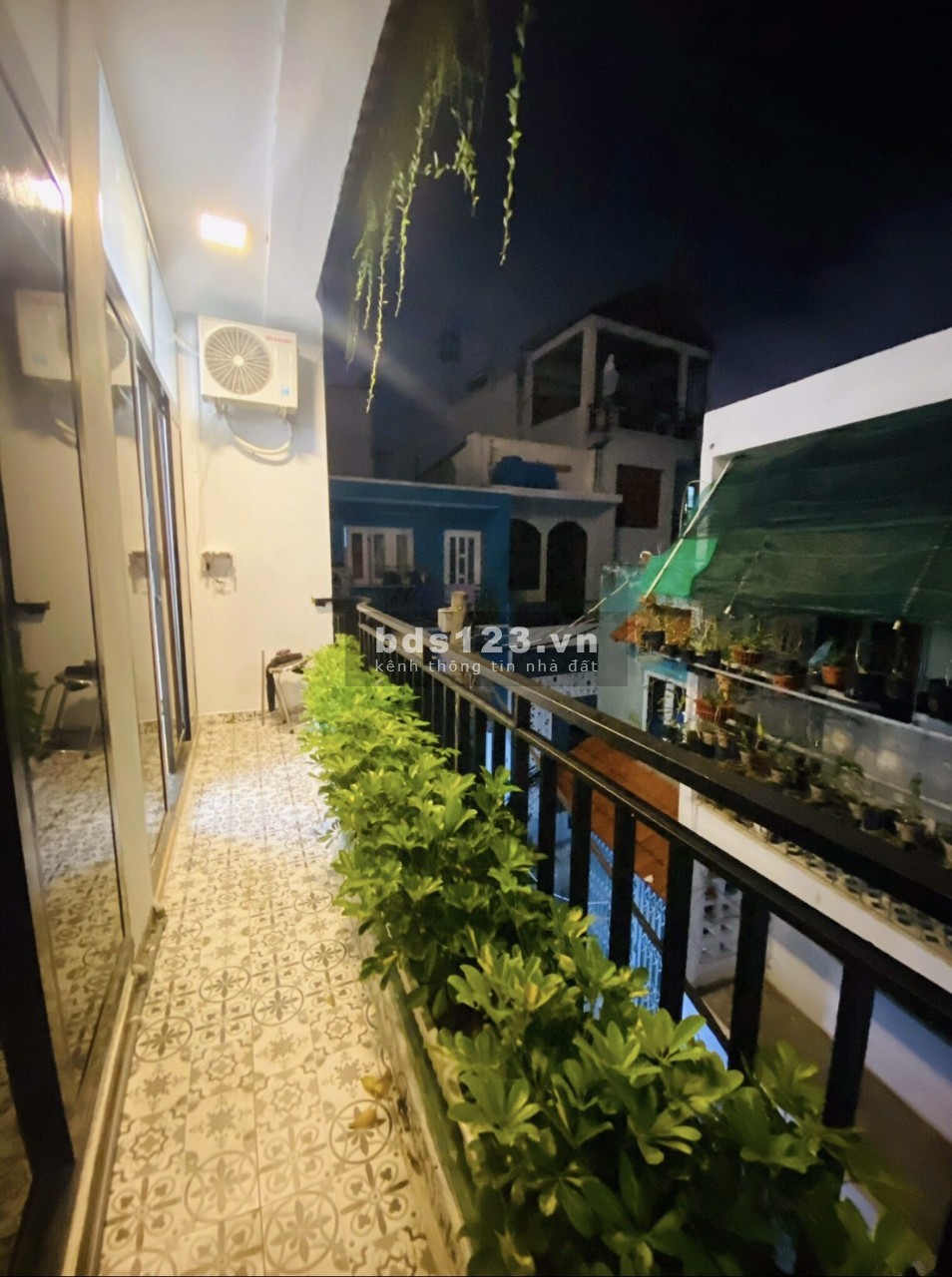 Cho thuê PenHouse 55m2 đủ nội thất địa chỉ 571/31 đường CMT8 phuờng 15 Q10