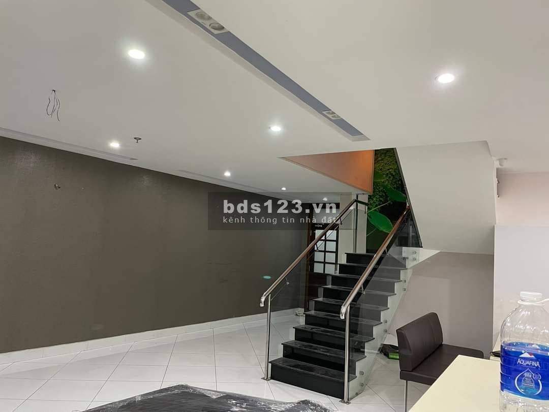 Penthouse Him Lam RIverside 4PN3WC - Giá thuê 32 triệu. Liên hệ 0878162162 Thúy