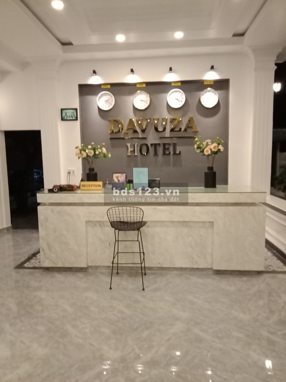 Bán khách sạn và nhà nghĩ với diện tích 32000m2 liên hệ 0772856505