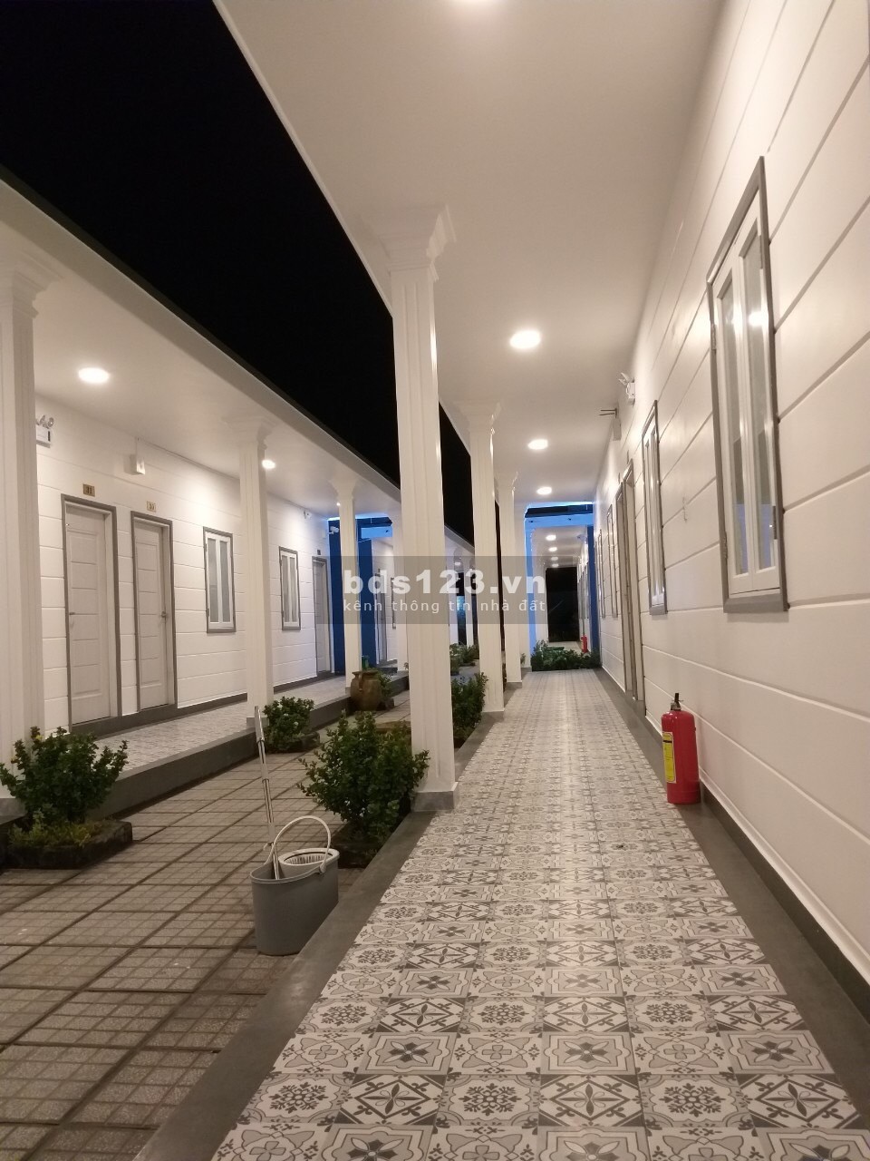 Bán khách sạn và nhà nghĩ với diện tích 32000m2 liên hệ 0772856505