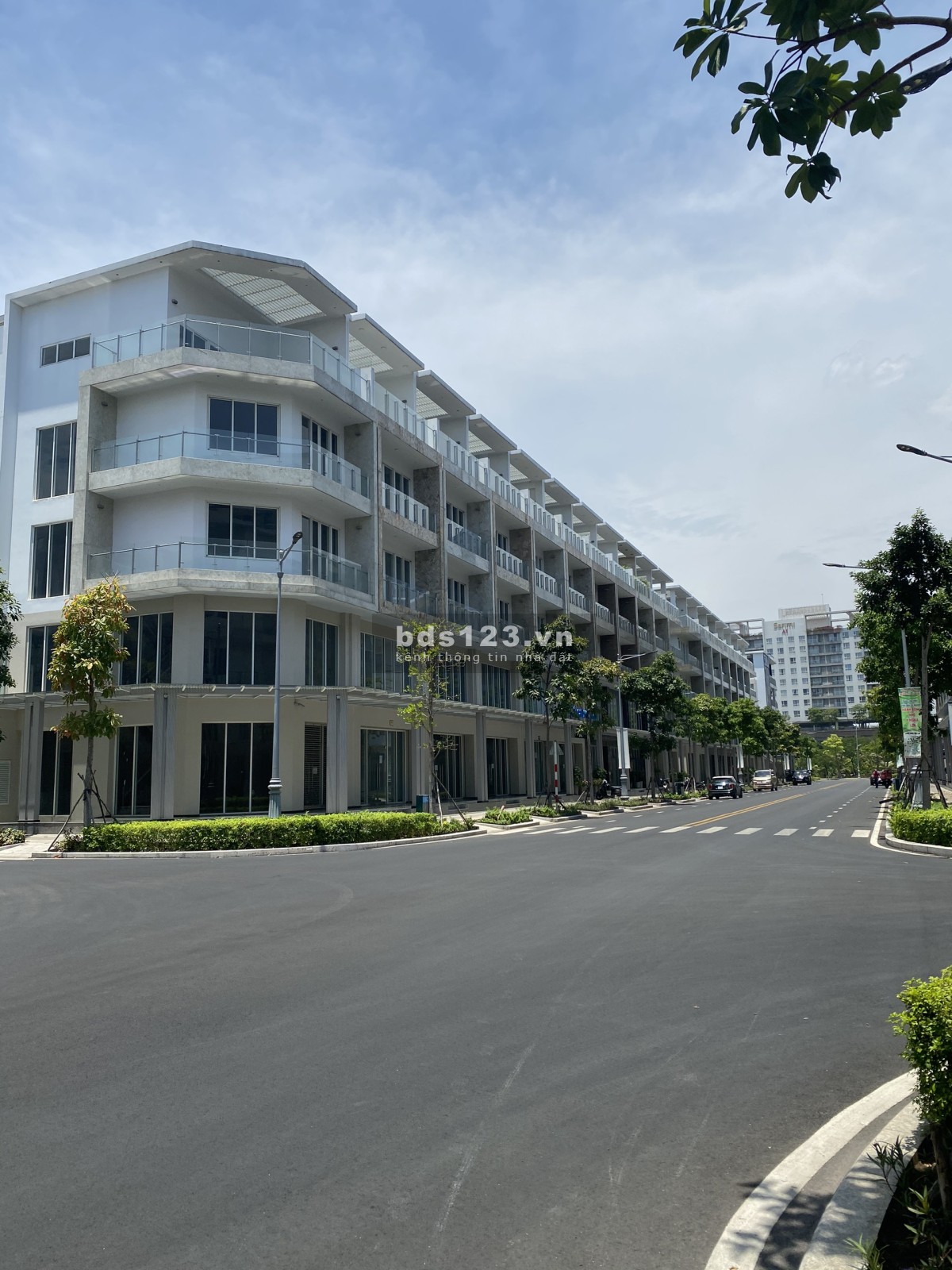 Bán Shophouse SARITOWN Sala trị giá bán 116 tỷ có bãi đỗ ô tô
