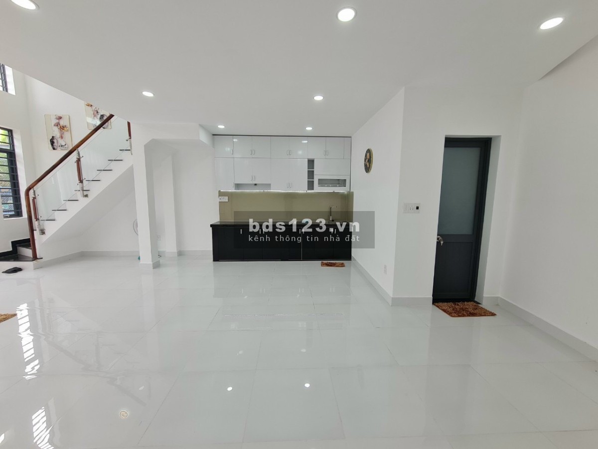Bán nhà sổ hồng riêng, hẻm xe hơi khu dân cư đông đúc khu dân cư