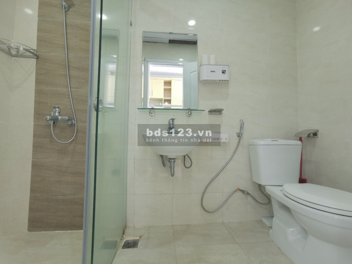Cho thuê căn hộ view sông tầng cao tại Số 4 Trần Phú- Nha Trang