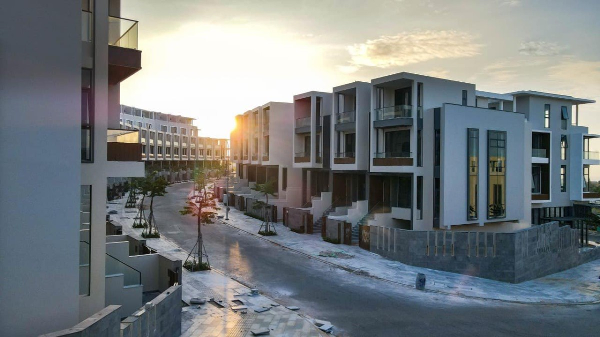 Bán nhà 1 trệt 3 lầu, trung tâm tp Phan Thiết, sổ hồng riêng, full thổ cư!