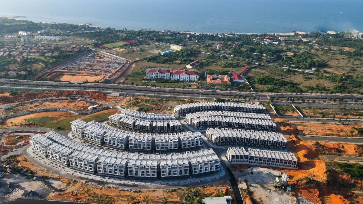 Bán nhà 1 trệt 3 lầu, trung tâm tp Phan Thiết, sổ hồng riêng, full thổ cư!
