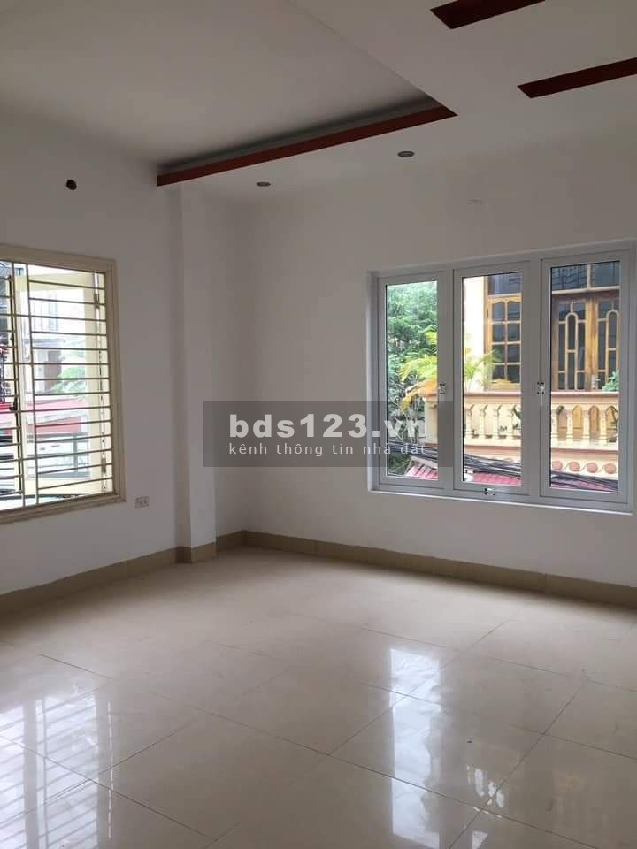 Bán nhà phố Ngọc Lâm, diện tích sử dụng 68m2 4 tầng, mặt tiền 4,2 m 6,8 tỷ