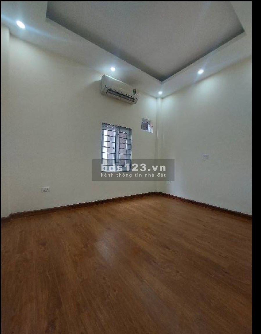 Bán nhà Ngọc Thuỵ, dt 53m2, 5 tầng mt 3.8m, giá 5.2 tỷ, gần công viên, trường học