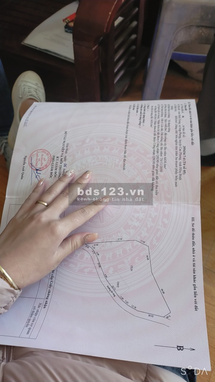 Bán lô đất tại cao phong hòa bình view cao thoáng bám đường bê tông dài và siêu đẹp