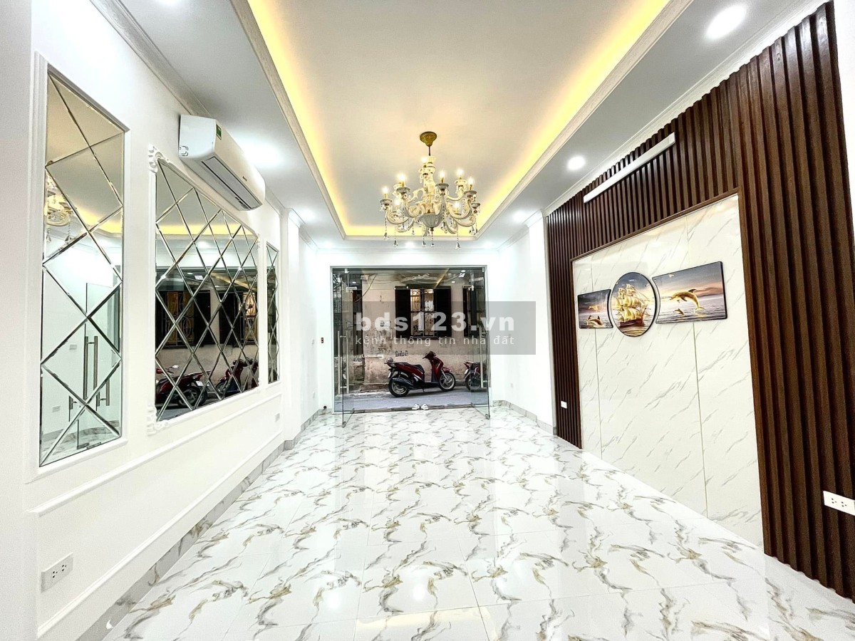 Bán nhà 5 tầng lô góc phố Gải Phóng giá 3.85 tỷ thương lượng