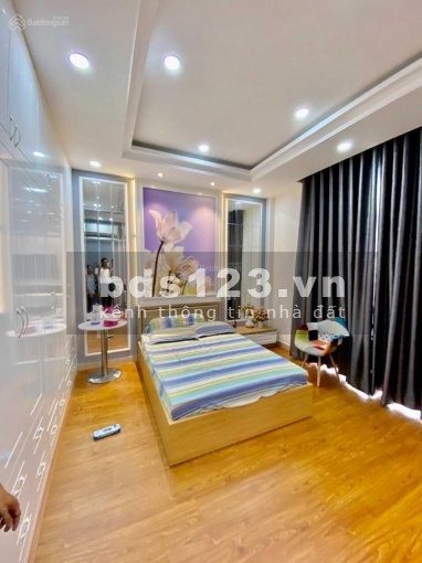 Bán nhà mặt tiền Lạc Long Quân, P.5 Quận 11 đường trước nhà 30m