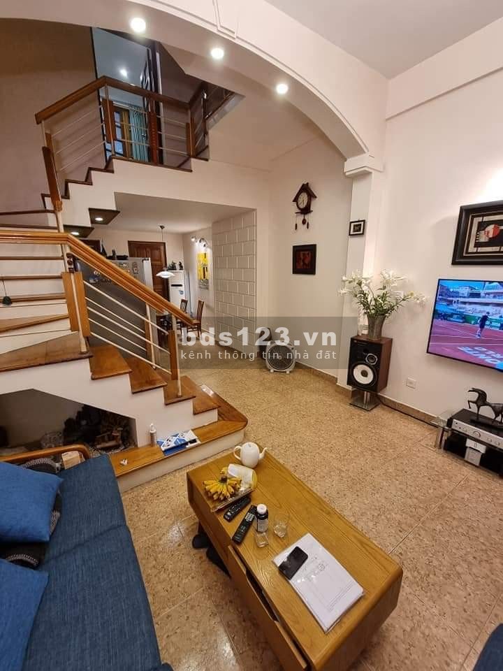 Bán nhà Phan Văn Trường, ngõ thông, ô tô đỗ 30M, 35m, 4 tầng, giá 6,5 tỷ