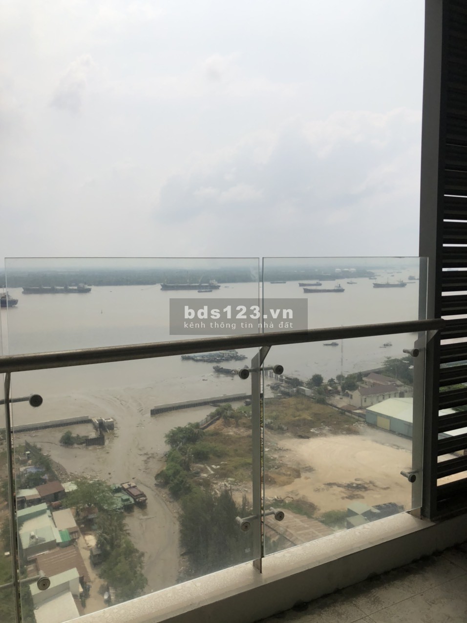 Cần bán gấp căn hộ 69m2 An Gia Riverside nhà trống giá 2,7 tỷ tặng máy lạnh và rèm cửa