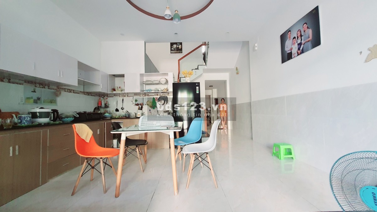 Nhà MẶT TIỀN rộng diện tích 112m² ( bề ngang 5m) chỉ 27 triệu/m²