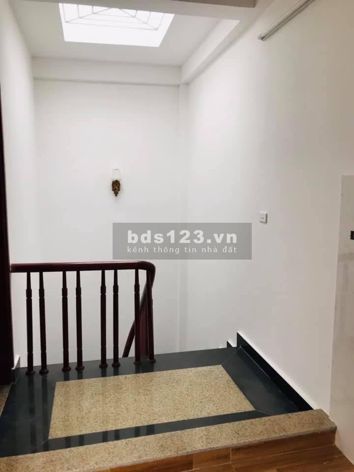 HOT! Siêu phẩm Đường Láng, lô góc, ba gác, DT 61m2, 5T, giá 7.65 tỷ