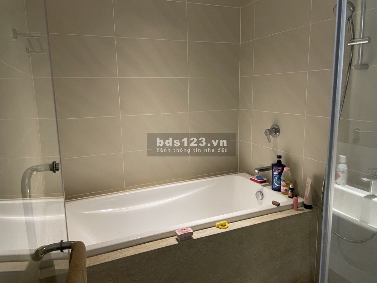 Cho thuê 3PN 120m2 Đảo Kim Cương, 39 triệu/tháng bao phí, full NT view hồ bơi LH. 0339744305 xem nhà