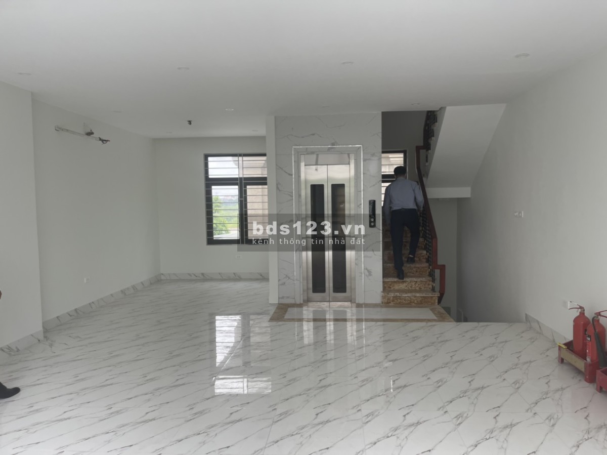 Chủ nhà gửi bán căn shop TMDV 2 mặt tiền giá RẺ nhất dự án Vinhomes Ocean Park Gia Lâm.