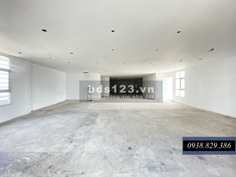 Cho thuê tầng trệt tòa nhà 82 Võ Văn Tần, Phường Võ Thị Sáu, Quận 3 (đối diện trường Đại Học Mở)