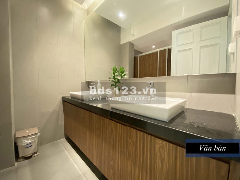 Cho thuê tầng trệt tòa nhà 82 Võ Văn Tần, Phường Võ Thị Sáu, Quận 3 (đối diện trường Đại Học Mở)