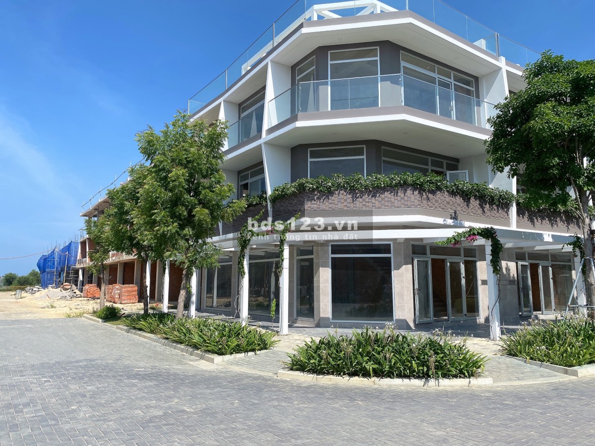 Bán nhà phố biển 2 mặt tiền liền kề tại tổ hợp nghĩ dưỡng Thanh Long Bay Bình Thuận