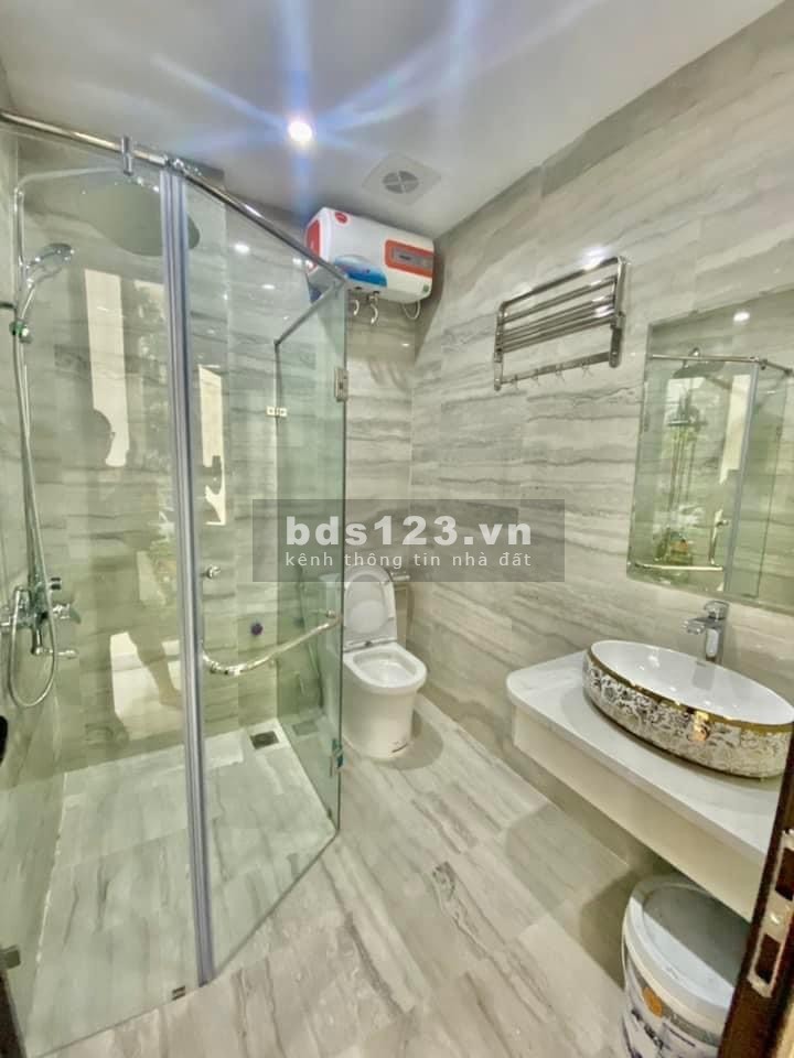 Bán nhà Thanh Nhàn nhà mới kính koong ô tô 50m ra phố gần công viên