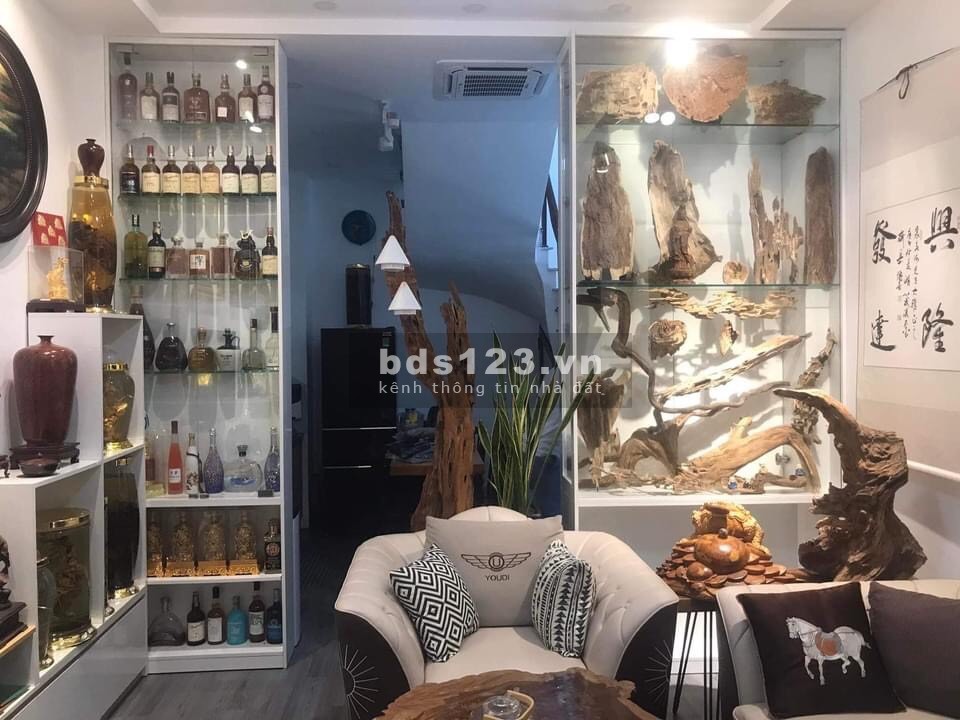 Cần bán nhà Phố Trạm, Long Biên diện tích sử dụng 38m2, 5 tầng, 3.5 tỷ