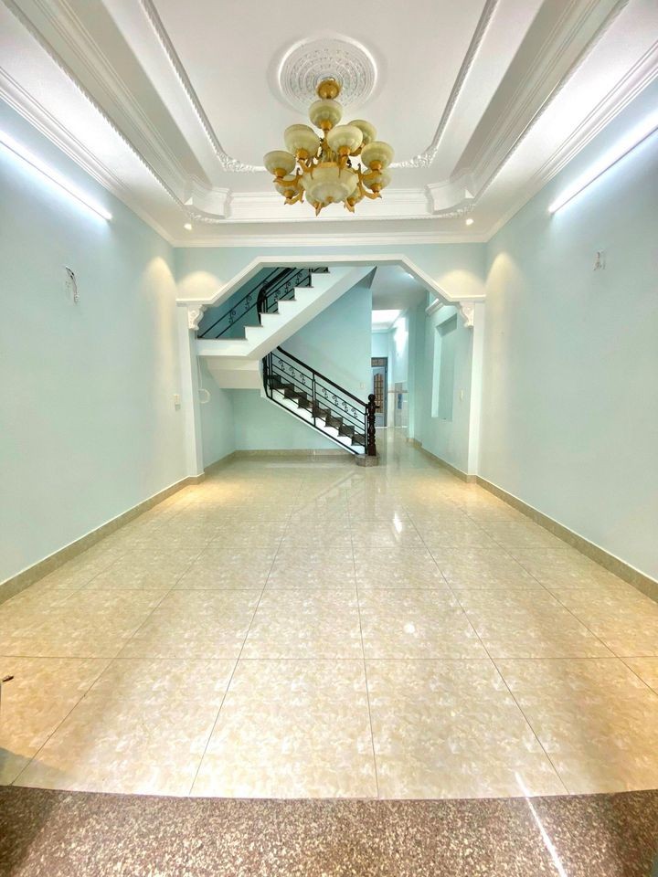 Hẻm 325/ Hòa Hảo diện tích 4m*9m. 3 Tầng, giá bán 4.9 tỷ