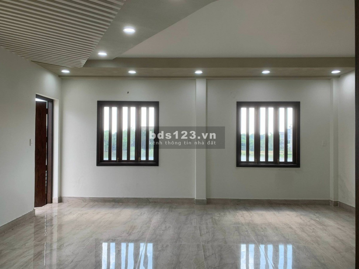 Biệt thự view sông sang chảnh đường nội bộ, Quận 8 giá bán chỉ 16.3 tỷ